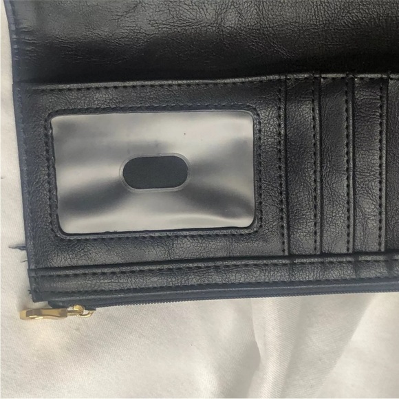 Relic Leather Black and White Bifold Large Wallet ID Holder Credit Card slots - Picture 7 of 16